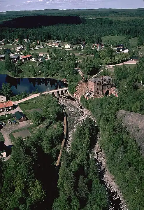 Besök Jädraås Hytta. Flygfoto över Jädraås Bruk
